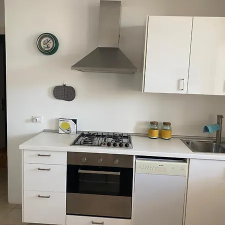 Trilocale 200 Mt Mare Giardino Posto Auto