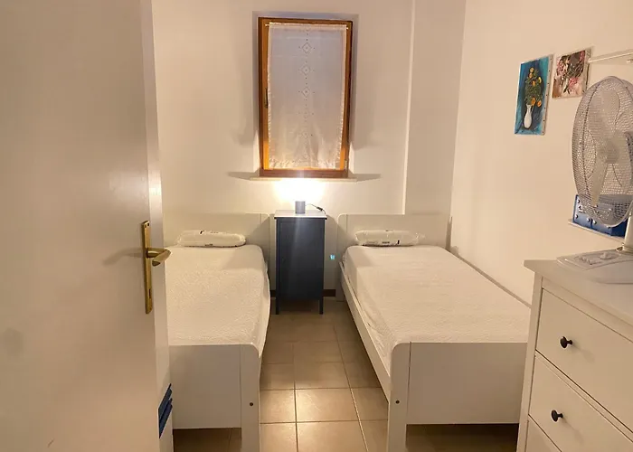 Trilocale 200 Mt Mare Giardino Posto Auto * Marcelli